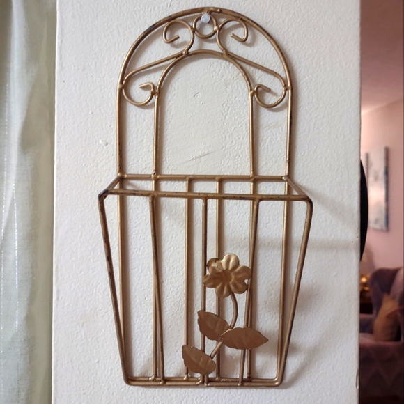 Letter Holder Wall in Gold Metal - Picture 1 of 9